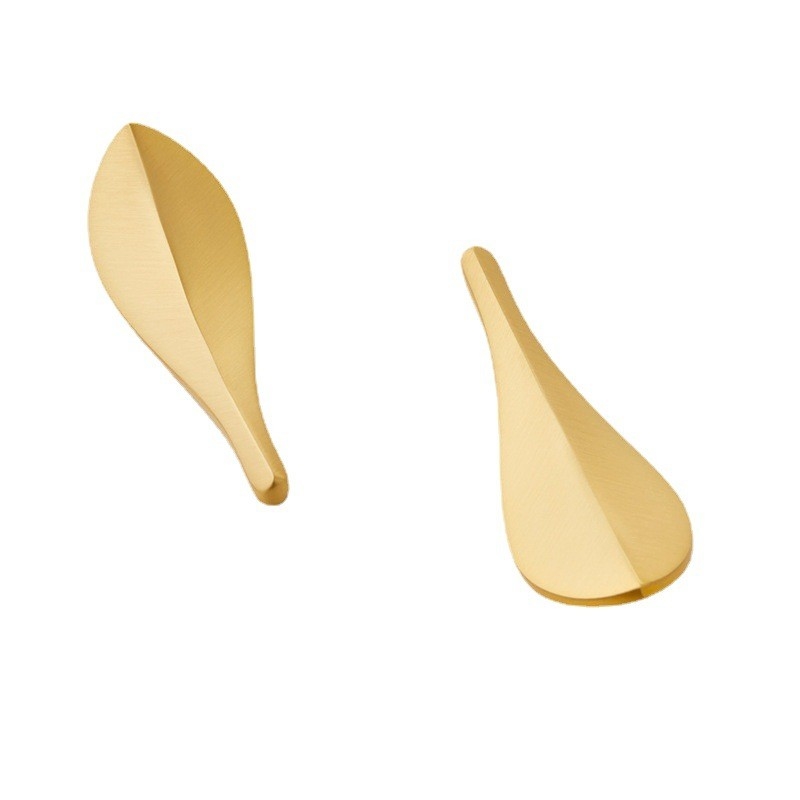 노르딕 Brass Glod Leaves Cabinet Door Wardrobe Handle 2pairs 가구 손잡이 손잡이 두 개의 구멍 고정 스퀴를 장착